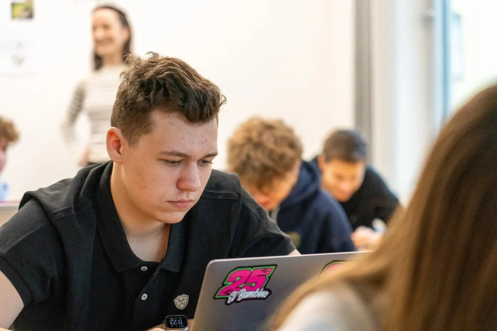 student střední škola highschool česko-anglické gymnázium victoria school